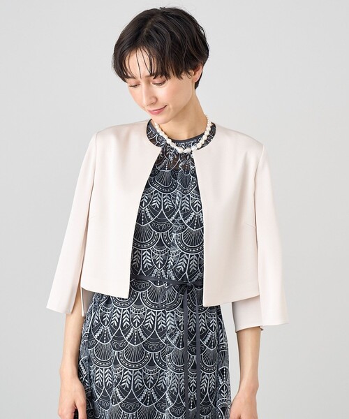 ANAYI（アナイ）の「トリアセサテンボレロ ジャケット（カーディガン/ボレロ・レディース・アイボリー/ブラック/ネイビー・36/38）」の2枚目の写真