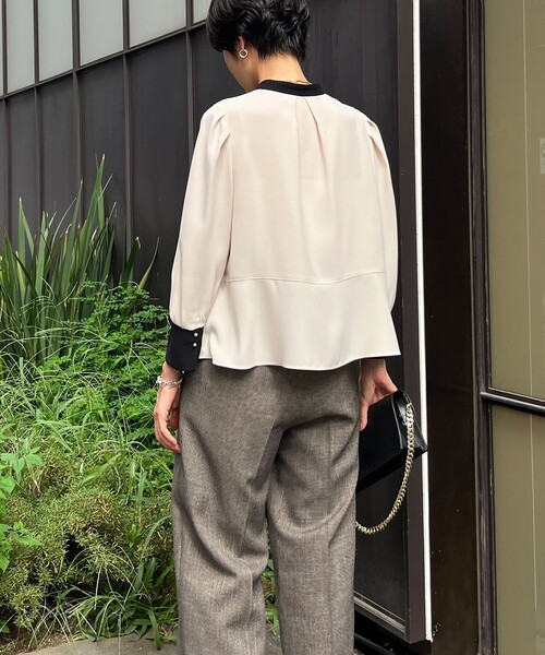NOLLEY’S(ノーリーズ)の「ストレッチジョーゼット配色ボウタイ風ブラウス(シャツ/ブラウス・レディース・ネイビー/ブラック/ベージュ・38)」の6枚目の写真