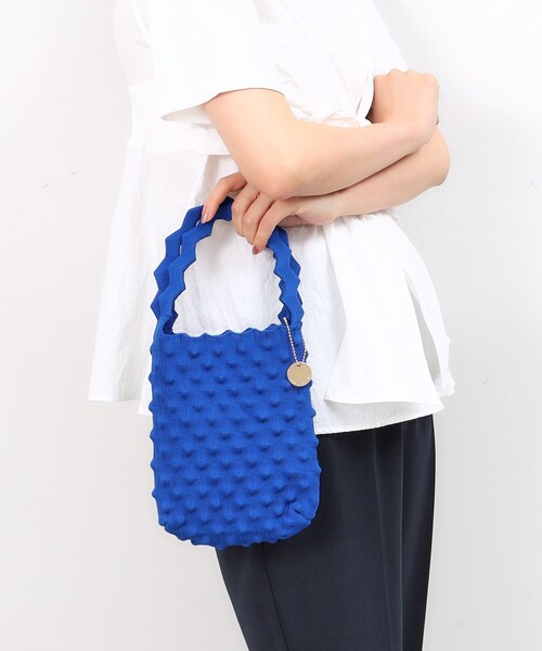 OPAQUE.CLIP（オペークドットクリップ）の「◆ポコポコニットバッグ（ハンドバッグ・レディース・ブルー/ブラック/アイボリー/マスタード・00）」の15枚目の写真