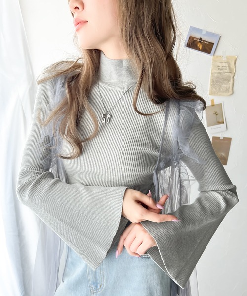 セール】大人かわいいが実現できる。袖フレアハイネックニットプル