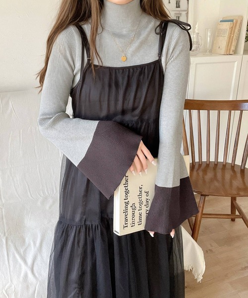 classicalelf(クラシカルエルフ)の「大人かわいいが実現できる。袖フレアハイネックニットプルオーバー(袖配色・無地・ボーダー)(ニット/セーター・レディース・ブラック/チャコールグレー×ブラック/アイボリー/グレー系その他/ホワイト×ブラック/ブラック系その他/ライトグレー/モカ・LARGE/MEDIUM/SMALL/X-LARGE)」の22枚目の写真
