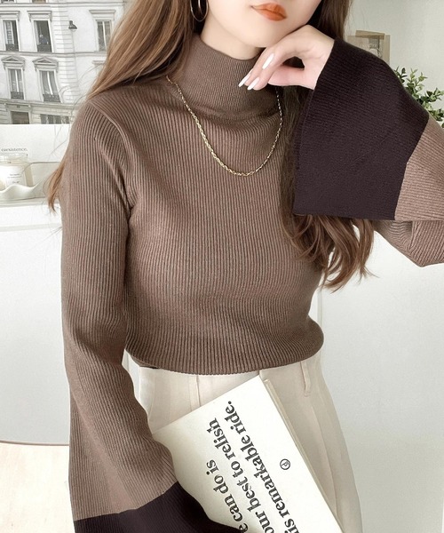 セール】大人かわいいが実現できる。袖フレアハイネックニットプル