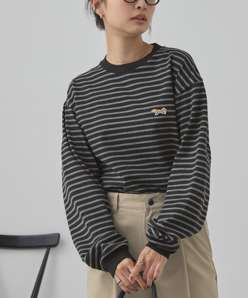 PENNEYS(ぺニーズ)の「PENNEYS/ペニーズ 別注 THE FOX ロゴ ワンポイントワッペン刺繍オーバーサイズTシャツ(Tシャツ/カットソー・レディース・ダークネイビー/ライトグレー/ホワイト系/ブラック/ホワイト/チャコール/ブラウン/グレイッシュベージュ/レッド/ピンク/ブラック系/グレイッシュブルー/チェリーレッド/レッド系/ブラック系2/モカ/ダークグリーン/ブルー系/ピンク系・S/L/M)」の5枚目の写真