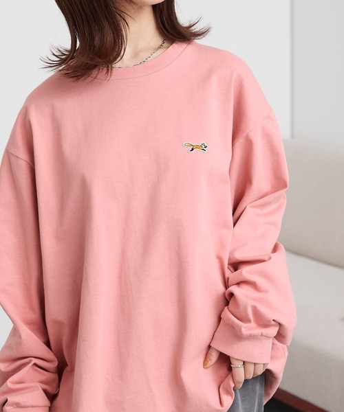 MONO-MART（モノマート）の「PENNEYS/ペニーズ 別注 THE FOX ロゴ ワンポイントワッペン刺繍オーバーサイズTシャツ（Tシャツ/カットソー・レディース・ダークネイビー/ライトグレー/ホワイト系/ブラック/ホワイト/チャコール/ブラウン/グレイッシュベージュ/レッド/ピンク/ブラック系/グレイッシュブルー/チェリーレッド・S/L/M）」の11枚目の写真