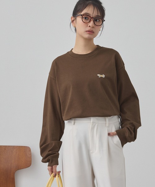 PENNEYS(ぺニーズ)の「PENNEYS/ペニーズ 別注 THE FOX ロゴ ワンポイントワッペン刺繍オーバーサイズTシャツ(Tシャツ/カットソー・レディース・ダークネイビー/ライトグレー/ホワイト系/ブラック/ホワイト/チャコール/ブラウン/グレイッシュベージュ/レッド/ピンク/ブラック系/グレイッシュブルー/チェリーレッド/レッド系/ブラック系2/モカ/ダークグリーン/ブルー系/ピンク系・S/L/M)」の9枚目の写真