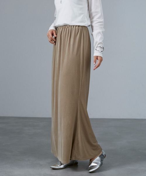 CE'E_SE'E（シーシー）の「ベロアストレートスカート（スカート・レディース・ブラック/ベージュ/ダークブラウン/ネイビー・FREE）」の4枚目の写真