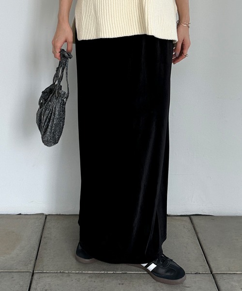 CE'E_SE'E（シーシー）の「ベロアストレートスカート（スカート・レディース・ブラック/ベージュ/ダークブラウン/ネイビー・FREE）」の2枚目の写真