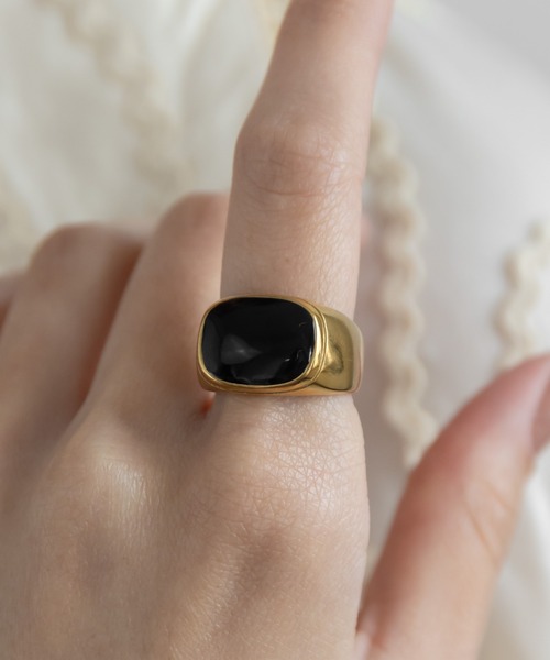 abaskdesign（アバスクデザイン）の「金属アレルギー対応 スクエアトップステンレスリング（リング・レディース・ゴールド系その他/シルバー系その他/ゴールド系その他2/シルバー系その他2・11号/9号/14号/16号/7号）」の7枚目の写真