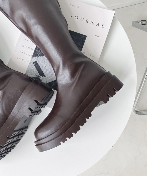 AS KNOW AS plus（アズノゥアズプラス）の「Vカットロングブーツ（ブーツ・レディース・ベージュ/ブラウン/ブラック・M/L）」の4枚目の写真