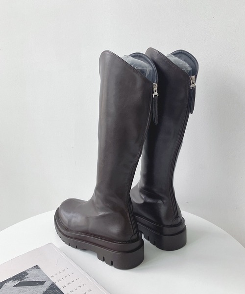 AS KNOW AS plus（アズノゥアズプラス）の「Vカットロングブーツ（ブーツ・レディース・ベージュ/ブラウン/ブラック・M/L）」の5枚目の写真