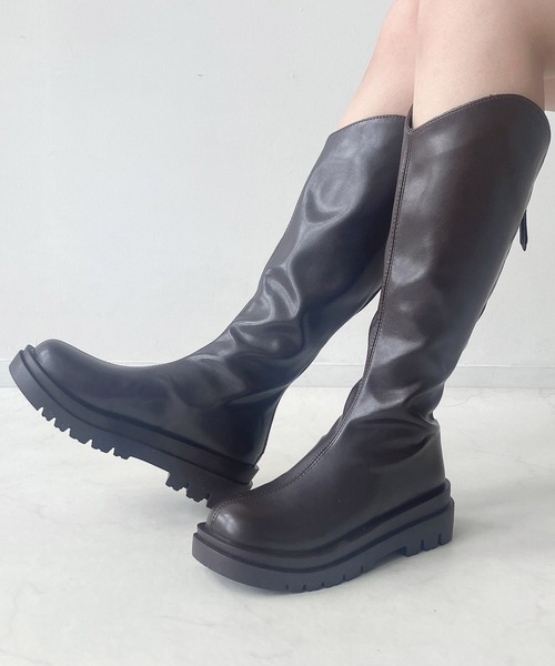 AS KNOW AS plus（アズノゥアズプラス）の「Vカットロングブーツ（ブーツ・レディース・ベージュ/ブラウン/ブラック・M/L）」の21枚目の写真