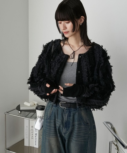 forksy.(フォルクシー)の「【forksy.】2wayボリュームフリンジニットカーディガン(カーディガン/ボレロ・レディース・グリーン系/ブラック系/ブルー系/アイボリー系・FREE)」の2枚目の写真