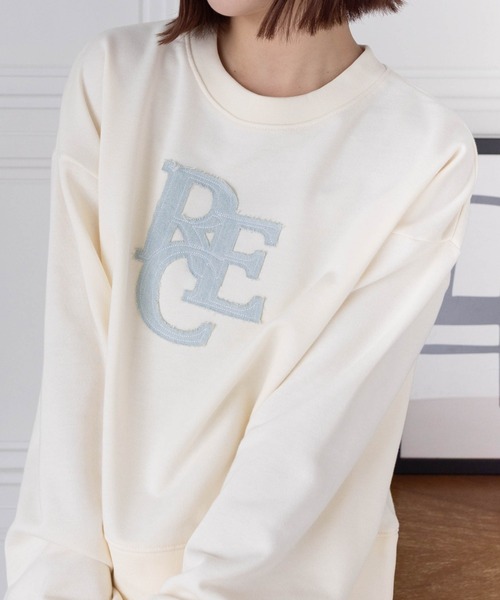 clear（クリア）の「デニムロゴ普通丈スウェットトップス [大人 カジュアル 着回し力抜群]≪再入荷≫（スウェット・レディース・ネイビー/グレー/アイボリー・F）」の2枚目の写真