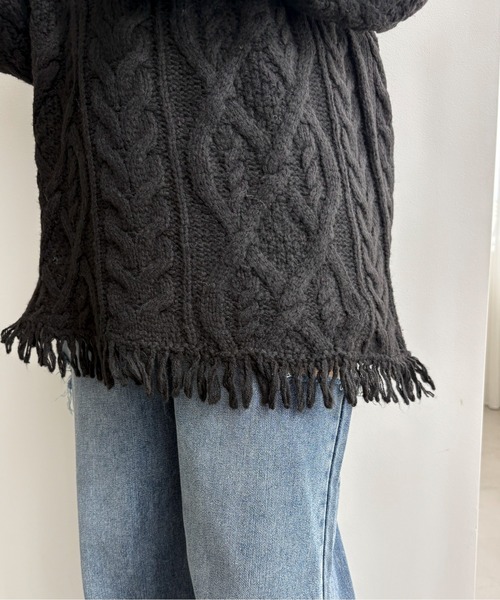 feepur（フェピュール）の「【ハンドウォッシャブル】アシンメトリーケーブルフリンジニット（ニット/セーター・レディース・アイボリー/ブラック/グレー・MEDIUM）」の17枚目の写真
