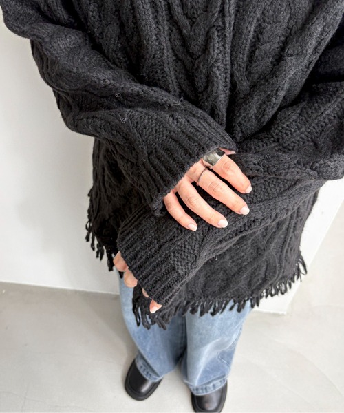feepur（フェピュール）の「【ハンドウォッシャブル】アシンメトリーケーブルフリンジニット（ニット/セーター・レディース・アイボリー/ブラック/グレー・MEDIUM）」の16枚目の写真