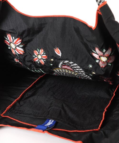 ottilie（オティーリエ）の「KARYU × Ball&Chain  コラボレーションBAG　Mサイズ　★（トートバッグ・レディース・ブラック/グレー・MEDIUM）」の6枚目の写真