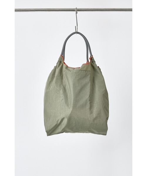 ottilie（オティーリエ）の「KARYU × Ball&Chain  コラボレーションBAG　Mサイズ　★（トートバッグ・レディース・ブラック/グレー・MEDIUM）」の4枚目の写真