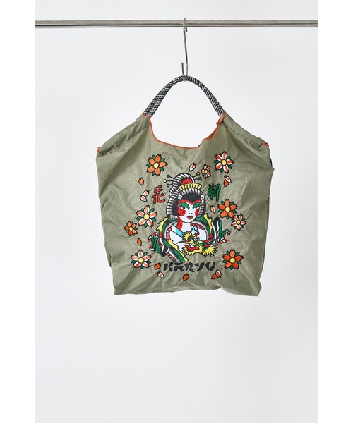 ottilie（オティーリエ）の「KARYU × Ball&Chain  コラボレーションBAG　Mサイズ　★（トートバッグ・レディース・ブラック/グレー・MEDIUM）」の5枚目の写真