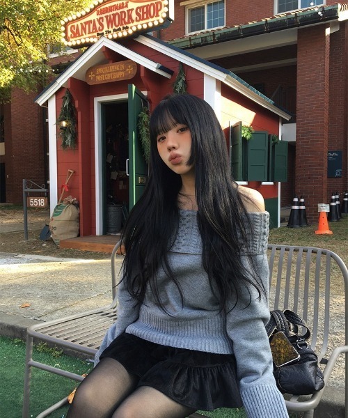 anyonemore（エニワンモア）の「ロングタイマフラー付きオフショルダーニットセット（ニット/セーター・レディース・グレー・FREE）」の8枚目の写真