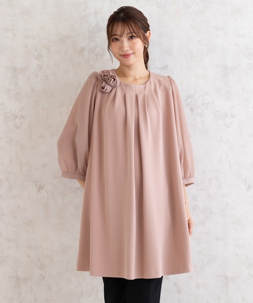 Rose Tiara（ローズティアラ）の「ローズコサージュチュニック（シャツ/ブラウス・レディース・ブラック/オフホワイト/ピンク・46/42/40）」の4枚目の写真