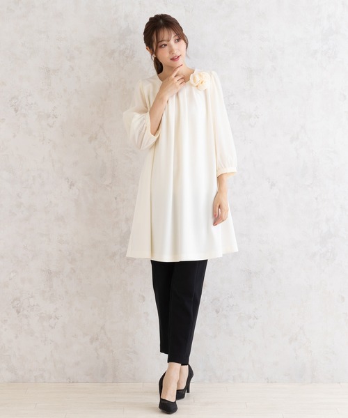 Rose Tiara（ローズティアラ）の「ローズコサージュチュニック（シャツ/ブラウス・レディース・ブラック/オフホワイト/ピンク・46/42/40）」の11枚目の写真