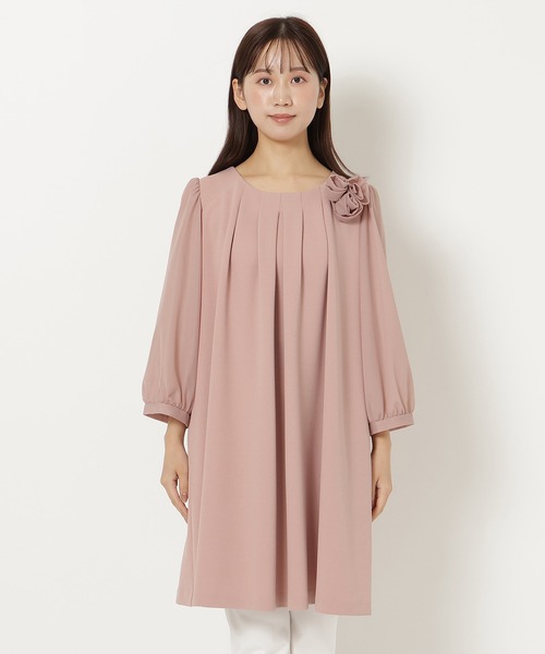 Rose Tiara（ローズティアラ）の「ローズコサージュチュニック（シャツ/ブラウス・レディース・ブラック/オフホワイト/ピンク・46/42/40）」の16枚目の写真