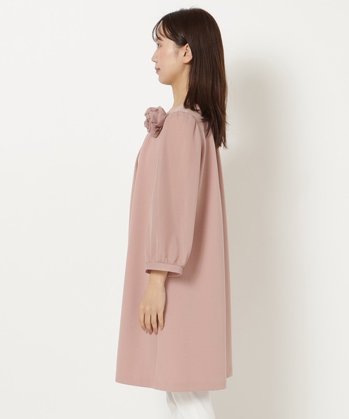 Rose Tiara（ローズティアラ）の「ローズコサージュチュニック（シャツ/ブラウス・レディース・ブラック/オフホワイト/ピンク・46/42/40）」の17枚目の写真