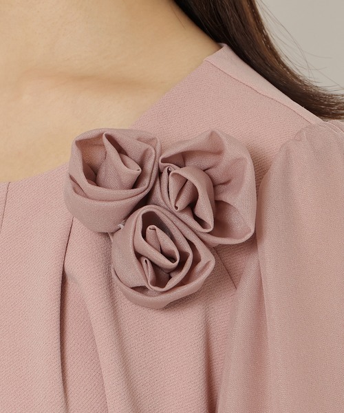 Rose Tiara（ローズティアラ）の「ローズコサージュチュニック（シャツ/ブラウス・レディース・ブラック/オフホワイト/ピンク・46/42/40）」の20枚目の写真