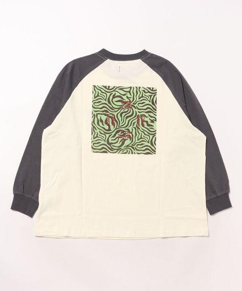 Life Support Products(ライフサポートプロダクツ)の「前後プリントラグランロンT(Tシャツ/カットソー・キッズ・チャコール/モスグリーン/オフホワイト/杢グレー・80/90/95/100/110/120/130/140/150)」の5枚目の写真