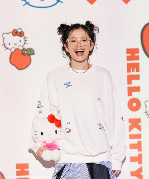 \"FREAK'S STORE“ HELLO KITTY 刺繍　スウェット セール】SANRIO/サンリオ ”HELLO KITTY” MESSAGE 刺繍SWEAT