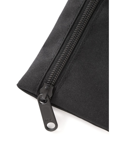 MHL.（エムエイチエル）の「POLYESTER CANVAS（ポーチ・レディース・ブラック/グレー系その他4・FREE）」の11枚目の写真