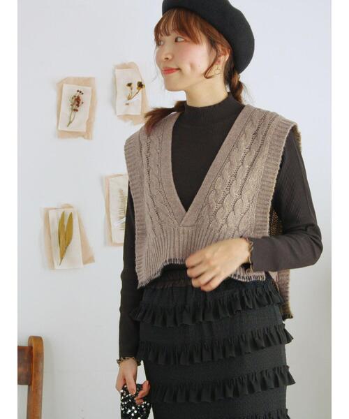 セール】◎ブランケットステッチケーブル編みショートベスト（ベスト