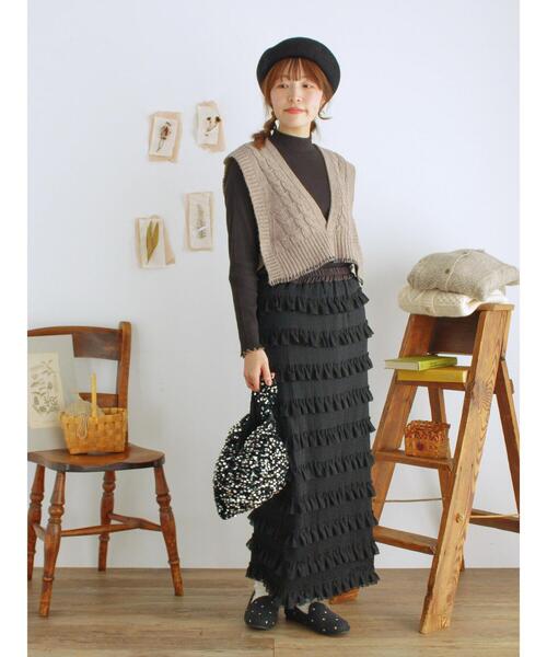Samansa Mos2（サマンサ モスモス）の「◎ブランケットステッチケーブル編みショートベスト（ベスト・レディース・チャコールグレー/ベージュ/オフホワイト・F）」の11枚目の写真