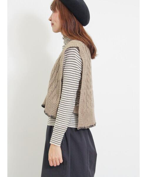 シンプル・マインズのレア・プロモ・ベスト セール】◎ブランケットステッチケーブル編みショートベスト（ベスト