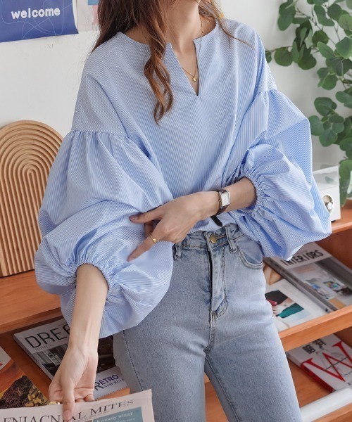 ABITOKYO(アビトーキョー)の「無地&ストライプ ボリューム袖キーネックブラウス(シャツ/ブラウス・レディース・ブルー系その他/ホワイト/ブラック/ブラック系その他/パープル系その他・M/XL/L)」の4枚目の写真