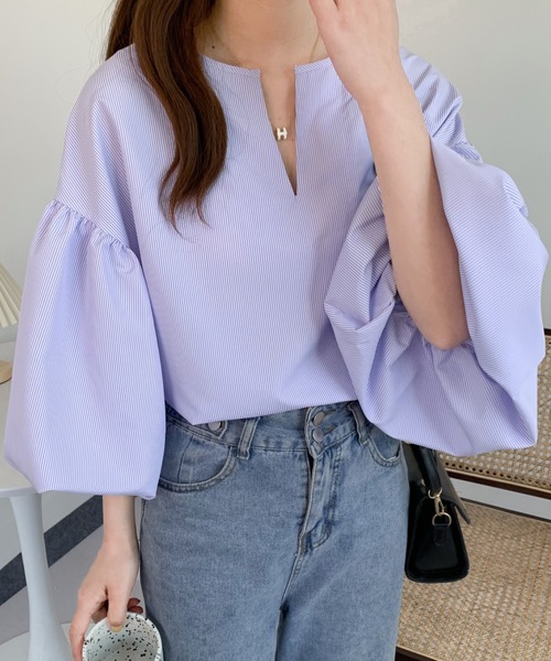 ABITOKYO(アビトーキョー)の「無地&ストライプ ボリューム袖キーネックブラウス(シャツ/ブラウス・レディース・ブルー系その他/ホワイト/ブラック/ブラック系その他/パープル系その他・M/XL/L)」の6枚目の写真