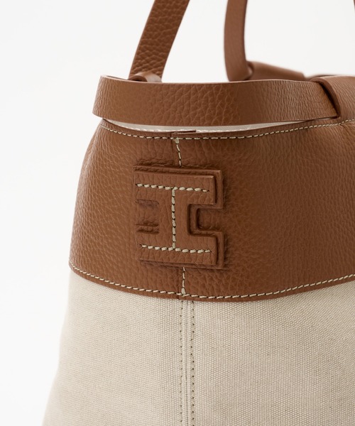 IACUCCI（イアクッチ）の「ソルジェンテ  CANVAS/CERVO（トートバッグ・レディース・キャメル/ブラック・FREE）」の9枚目の写真