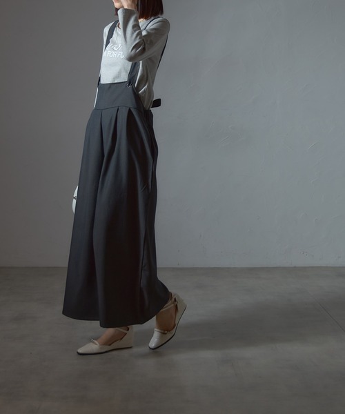 each（イーチ）の「バッククロスワイドパンツサロペ（サロペット/オーバーオール・レディース・グレー/ブラック・FREE）」の6枚目の写真