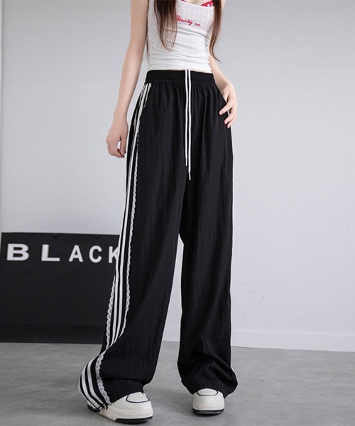 SallyLunn(サリーラン)の「レースデザイントラックパンツ(その他パンツ・レディース・ホワイト/ブラック・LARGE/MEDIUM)」の3枚目の写真