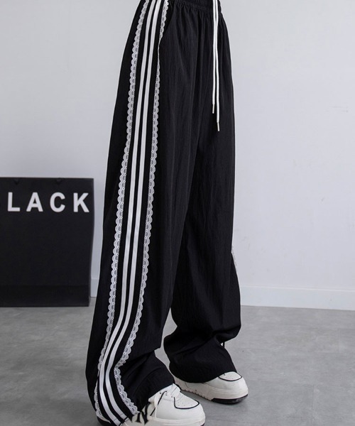 SallyLunn(サリーラン)の「レースデザイントラックパンツ(その他パンツ・レディース・ホワイト/ブラック・LARGE/MEDIUM)」の6枚目の写真