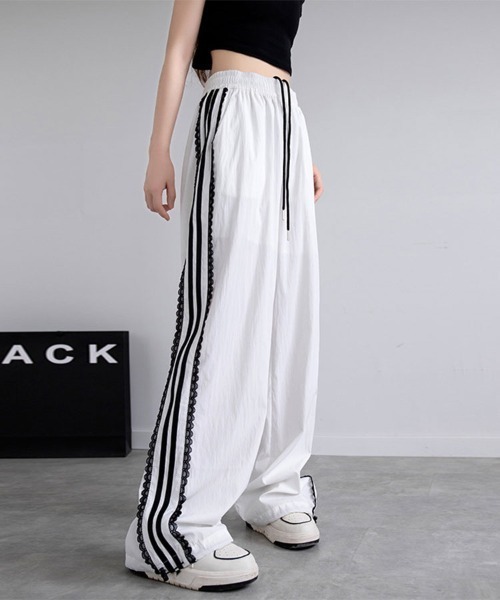 SallyLunn(サリーラン)の「レースデザイントラックパンツ(その他パンツ・レディース・ホワイト/ブラック・LARGE/MEDIUM)」の4枚目の写真