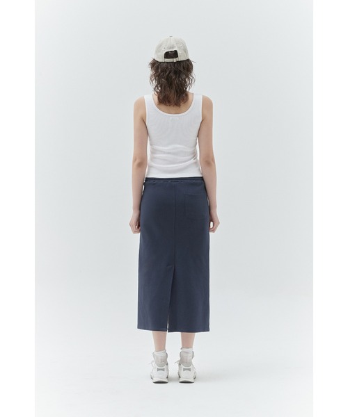 KIRSH(キルシー)の「KIRSH PLAIN SLIM FIT SLEEVELESS プレーン スリム フィット スリーブレス(タンクトップ・レディース・ホワイト/ブラック・ONE SIZE)」の5枚目の写真