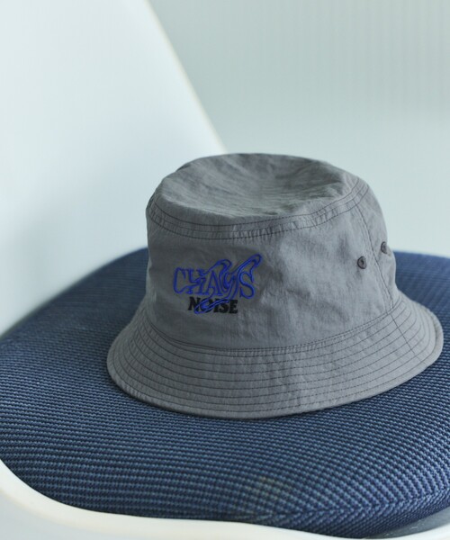 FREAK'S STORE（フリークスストア）の「NYLON EMB BUCKET HAT バケットハット（ハット・メンズ・ブラック/グレー/ネイビー/ホワイト・ONE SIZE）」の9枚目の写真