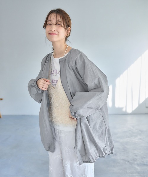 studio CLIP(スタディオクリップ)の「【撥水加工】リップストップバルーンブルゾン(ブルゾン・レディース・グレー/ベージュ・FREE)」の4枚目の写真