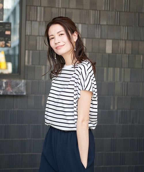 Jines(ジネス)の「接触冷感フレンチスリーブボーダーカットソー(Tシャツ/カットソー・レディース・ブラック/レッド・38)」の2枚目の写真