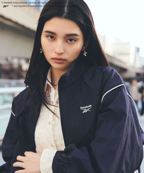 Reebok(リーボック)の「【Reebok】VIS別注ダブルジップラインブルゾン(ブルゾン・レディース・ネイビー/ホワイト/サックスブルー・FREE)」の2枚目の写真