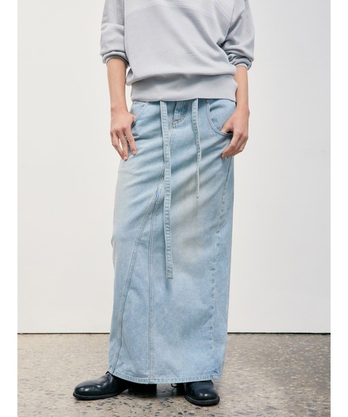 LOW CLASSIC(ロウ クラシック)の「BELTED HIGH WAIST DENIM SKIRT(デニムスカート・レディース・ブルー・M/S)」の1枚目の写真