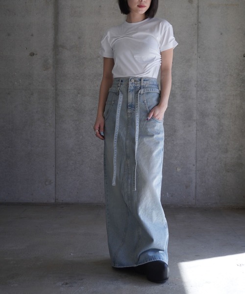 LOW CLASSIC(ロウ クラシック)の「BELTED HIGH WAIST DENIM SKIRT(デニムスカート・レディース・ブルー・M/S)」の14枚目の写真