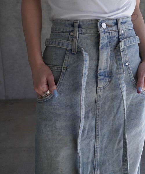 LOW CLASSIC(ロウ クラシック)の「BELTED HIGH WAIST DENIM SKIRT(デニムスカート・レディース・ブルー・M/S)」の6枚目の写真