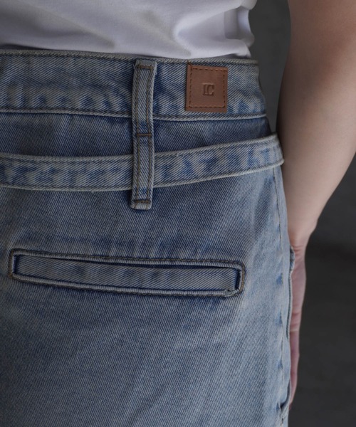 LOW CLASSIC(ロウ クラシック)の「BELTED HIGH WAIST DENIM SKIRT(デニムスカート・レディース・ブルー・M/S)」の9枚目の写真